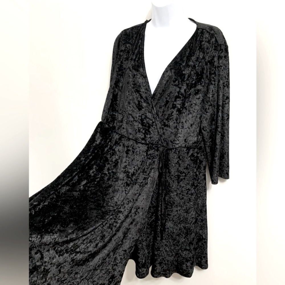 Torrid Crushed Velvet Wrap Mini Dress - Black - 2X - 18/20 - NEW